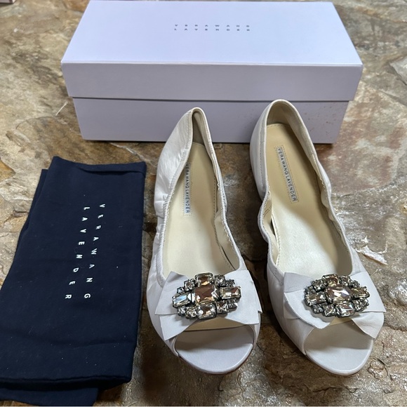 NIB Vera Wang leather peep toe ballet flats crystal embellishment 11 NEW HTF! - Picture 3 of 16